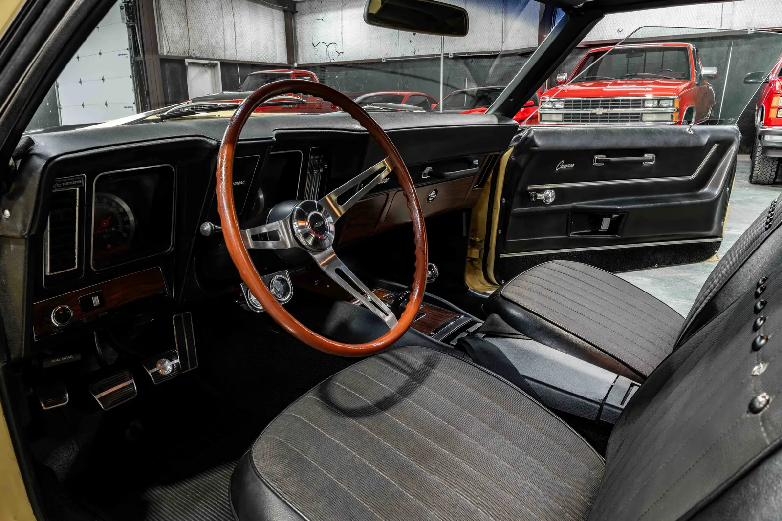 13_Numbers Matching 1969-Chevrolet-Camaro Z28-Yellow-511853--46.jpg